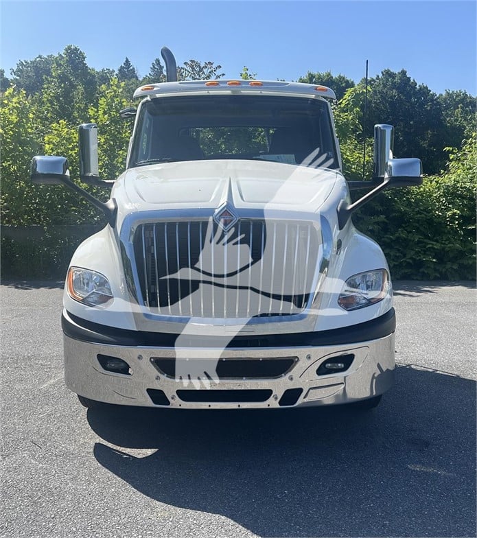 2019 INTERNATIONAL LT - image 1 of 6