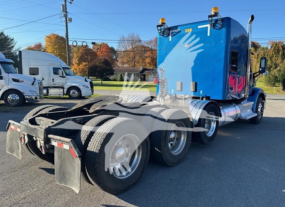 2019 PETERBILT 567 - image 3 of 6