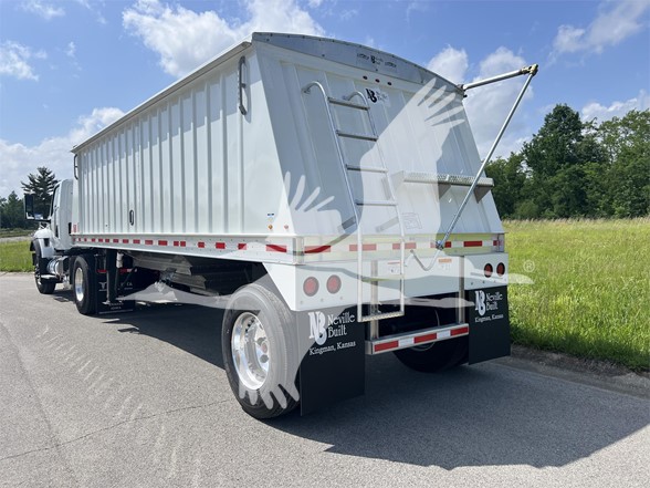 2025 NEVILLE BUILT 24' ALUMINUM - image 4 of 6