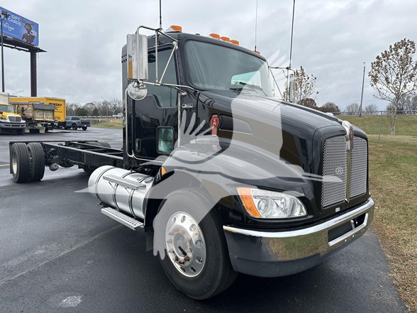 2021 KENWORTH T270 - image 1 of 6