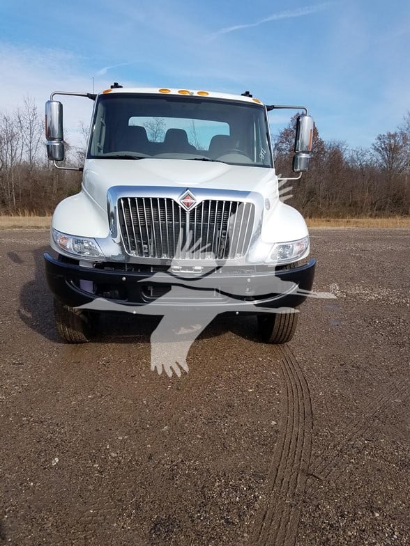 2019 INTERNATIONAL DURASTAR 4300 - image 3 of 6