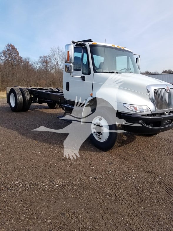 2019 INTERNATIONAL DURASTAR 4300 - image 1 of 6