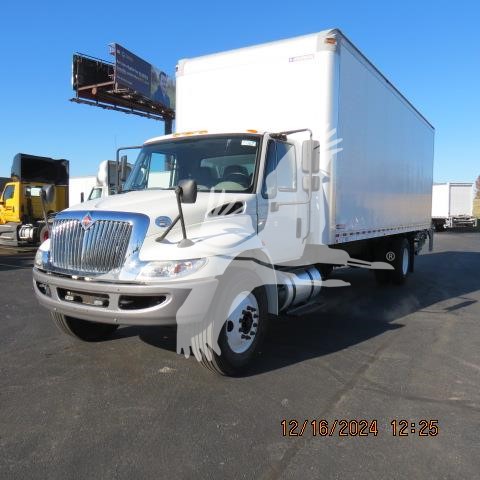 2018 INTERNATIONAL DURASTAR 4300 - image 2 of 6