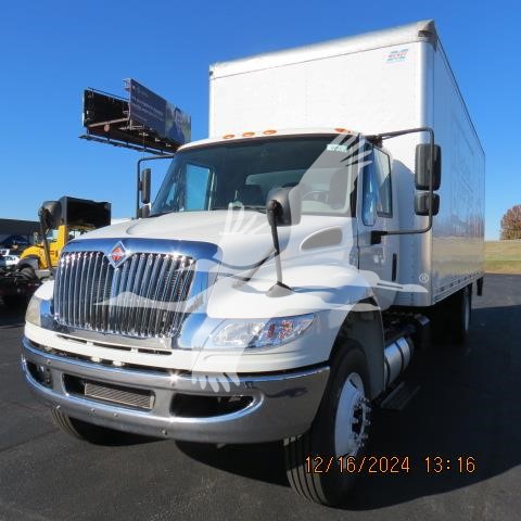 2017 INTERNATIONAL DURASTAR 4300 - image 1 of 6