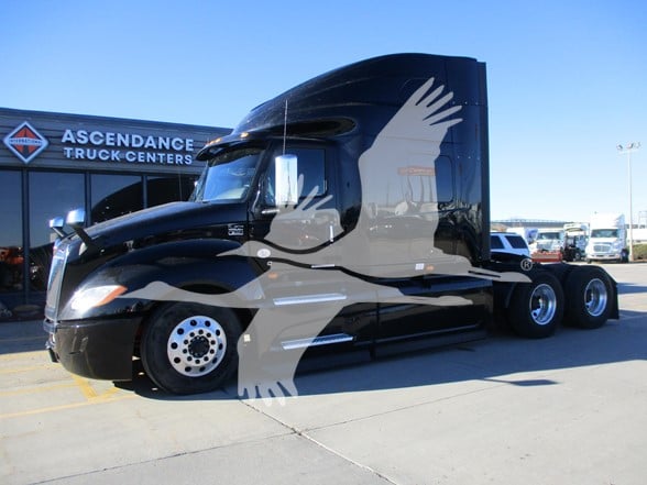 2019 INTERNATIONAL LT - image 1 of 6