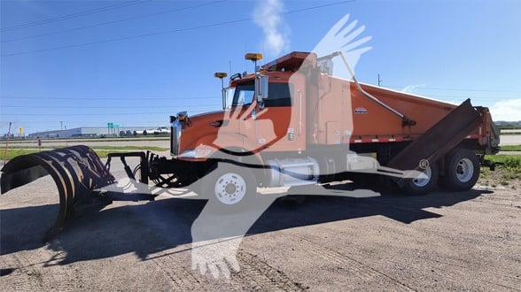 2013 PETERBILT 348 - image 1 of 6