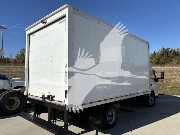 2020 MITSUBISHI FUSO FE140 - image 4 of 6