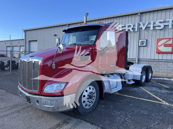 2015 PETERBILT 579 - image 1 of 6