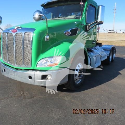 2019 PETERBILT 579 - image 2 of 6